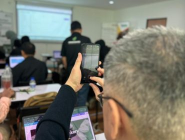 photo_6309838984472890996_y